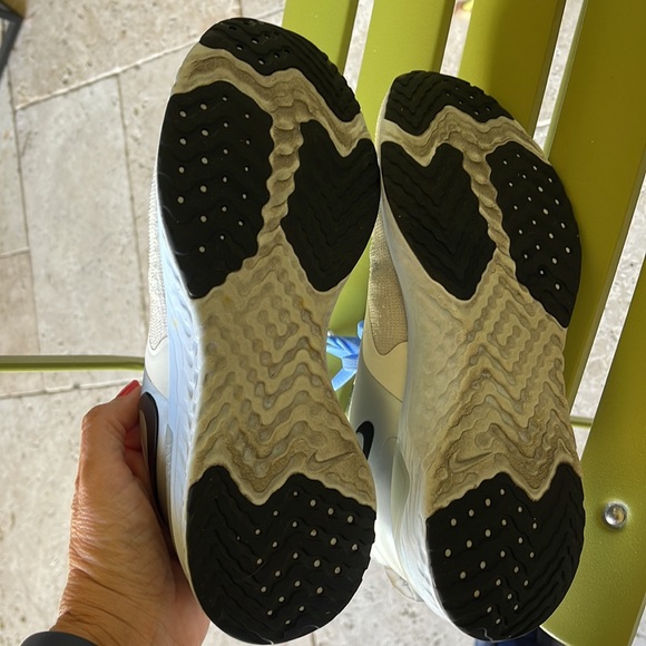 Nike Odyssey React 2 Flyknit 7.5 - Picture 6 of 6